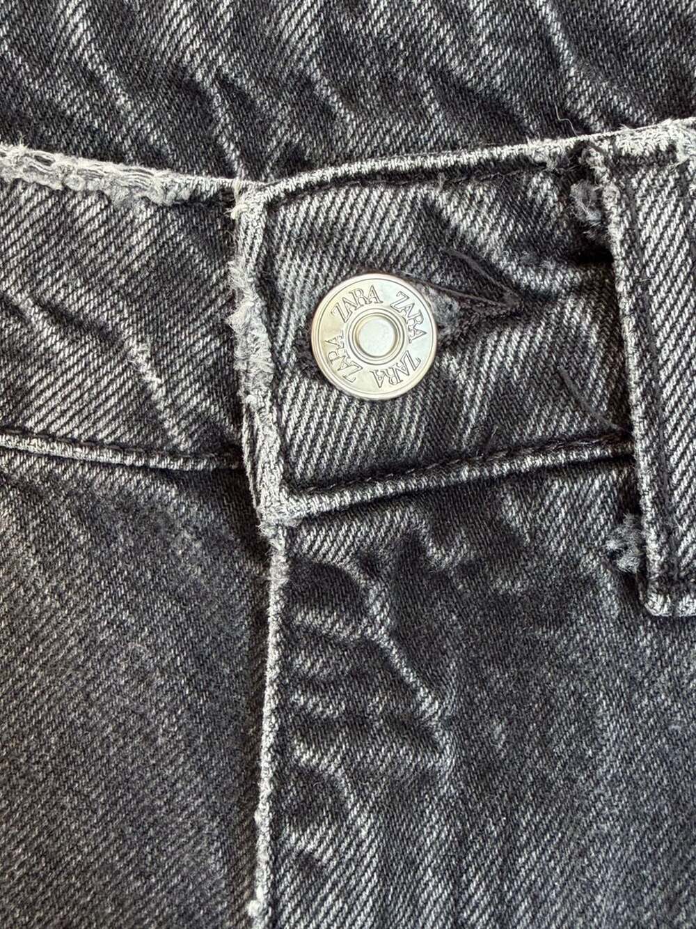 Zara High-Rise Jeans Size US 4 Black Wash Distressed - Picture 8 of 8